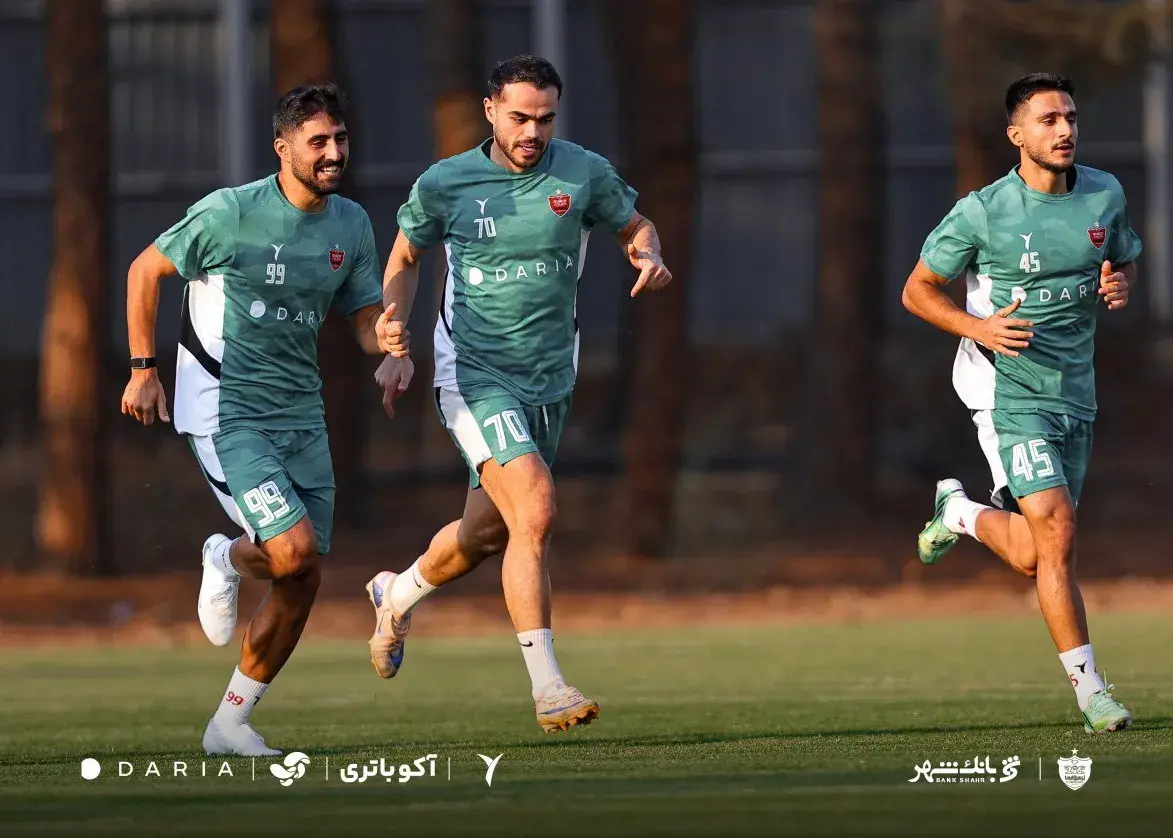 استون اورونوف، وینگر ازبک پرسپولیس در ترکیب اصلی قرار گرفت