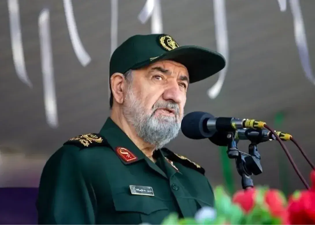 محسن رضایی: آمریکا در تنگه هرمز ناتوان است