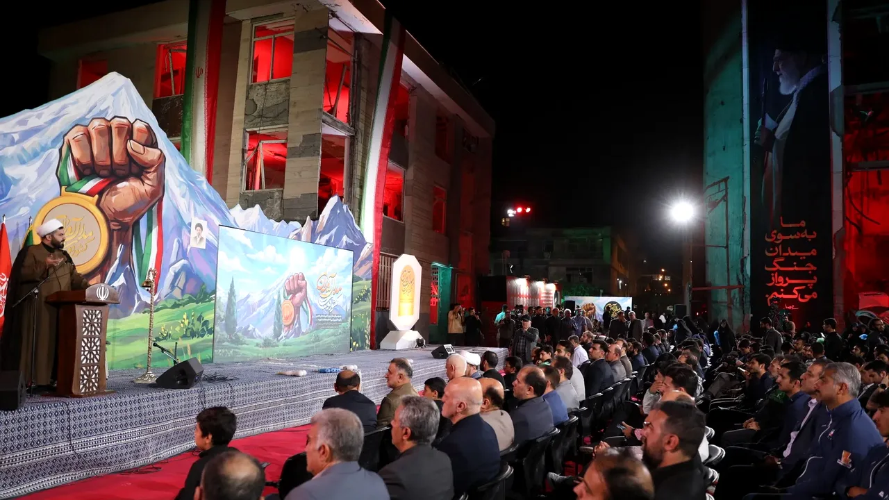 ورزشکاران مدالآور در محل شهادت رهبر انقلاب تجدید میثاق کردند