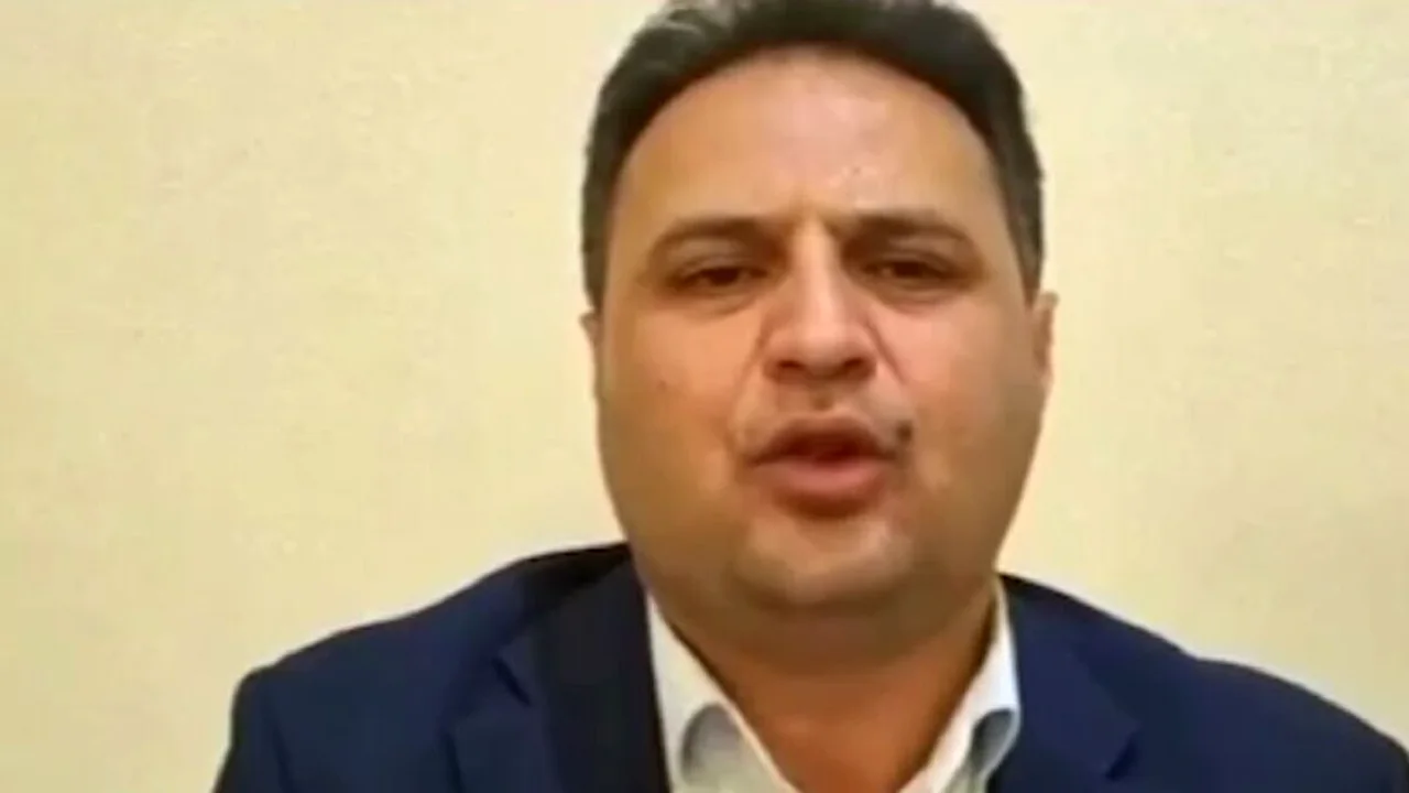 ویدیو| سخنگوی تراکتور: به ما گفتند اِشَک یا شما/ اگر فحاشی میخواهید بسمالله، میانگین ۶۰ هزار تماشاگر داریم، ببینید چه کسی ضرر میکند!