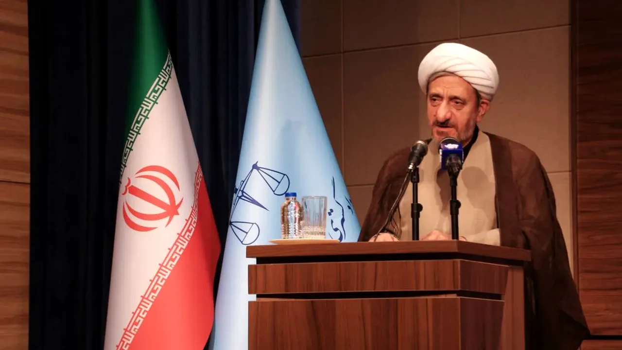 تأکید دادستان انتظامی قضات بر رفتار یکسان با مراجعان