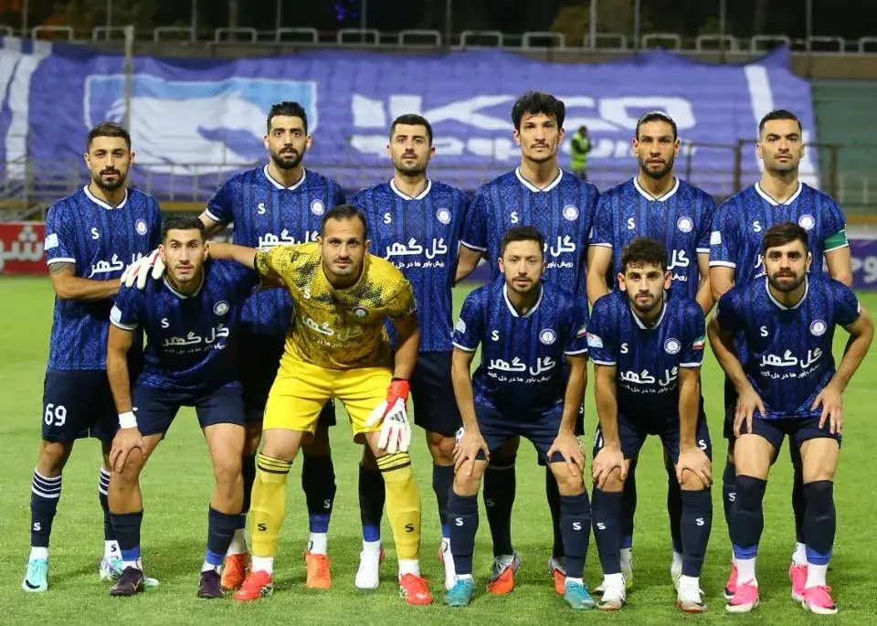 پوستر کنایهآمیز گلگهر در برابر چادرملو پیش از دیدار آسیایی