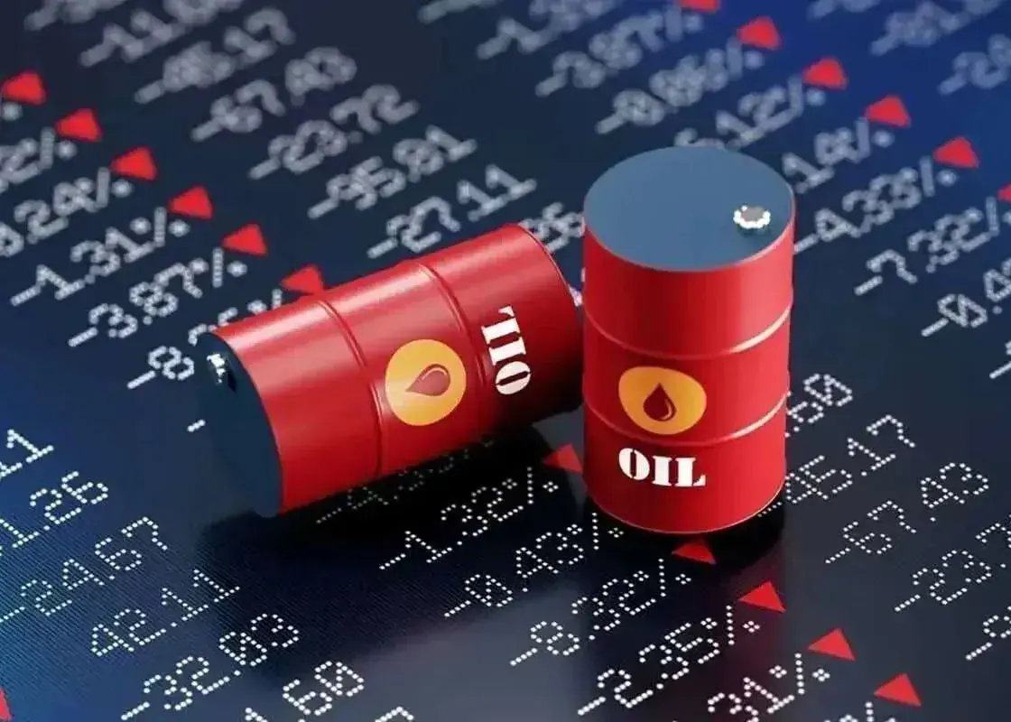 کاهش قیمت نفت برنت به ۹۳ دلار در پی تحریمهای جدید