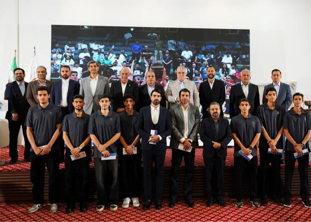 قهرمانی تیم بسکتبال نوجوانان با قد متوسط ۱۹۷ سانتیمتر