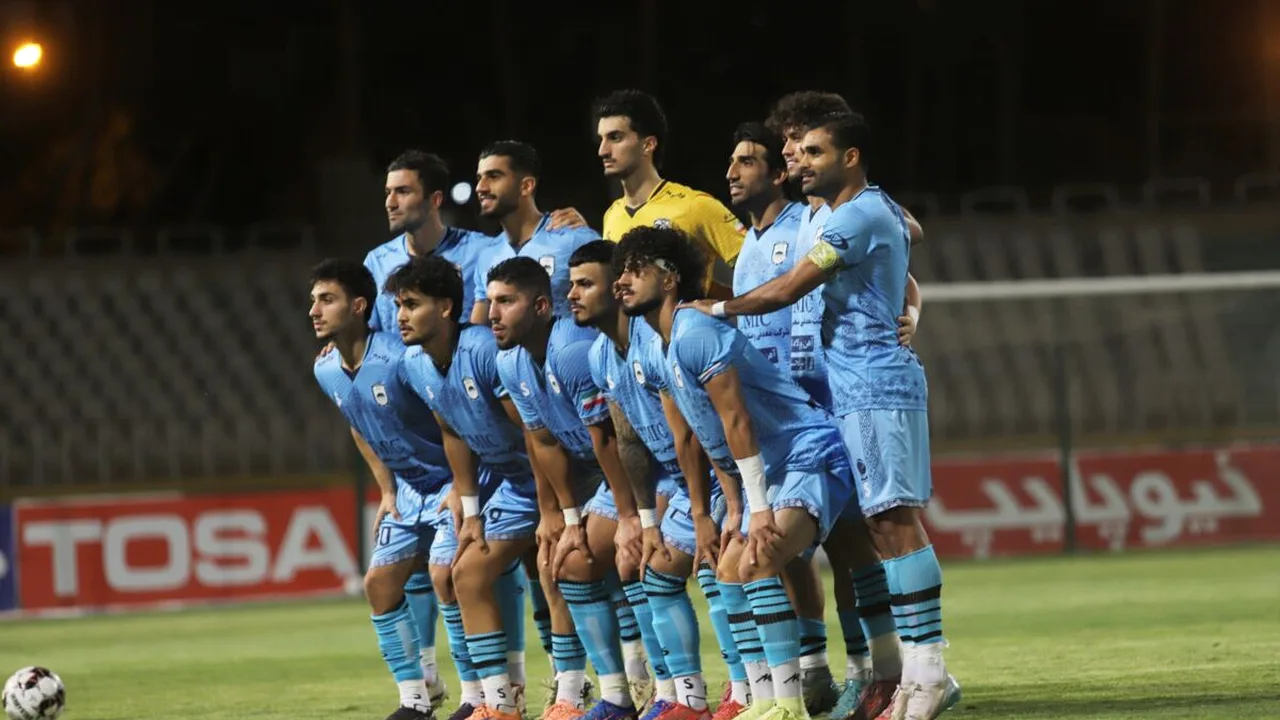 چادرملو با پوستر ویژه به مصاف استقلال میرود
