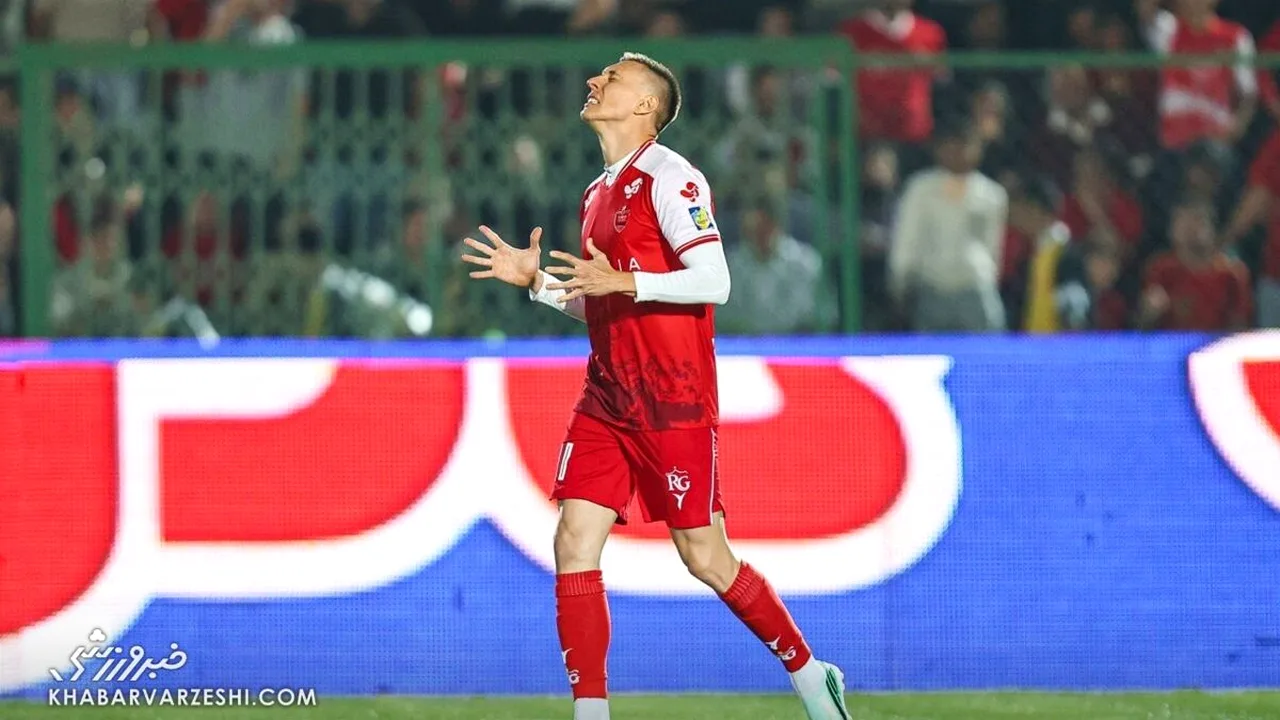 عذرخواهی متفاوت مهاجم پرسپولیس از هواداران