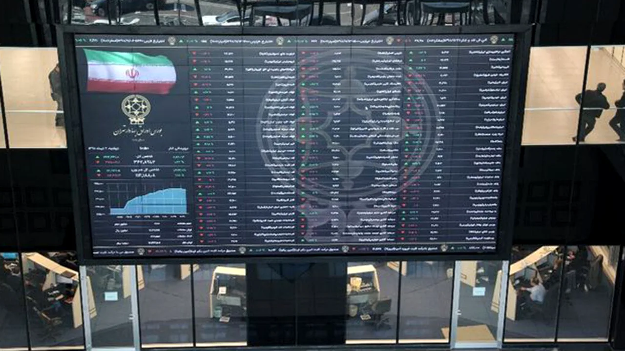 بورس تهران: کاهش شتاب افت و ماندگاری شاخص در کانال ۸ میلیون