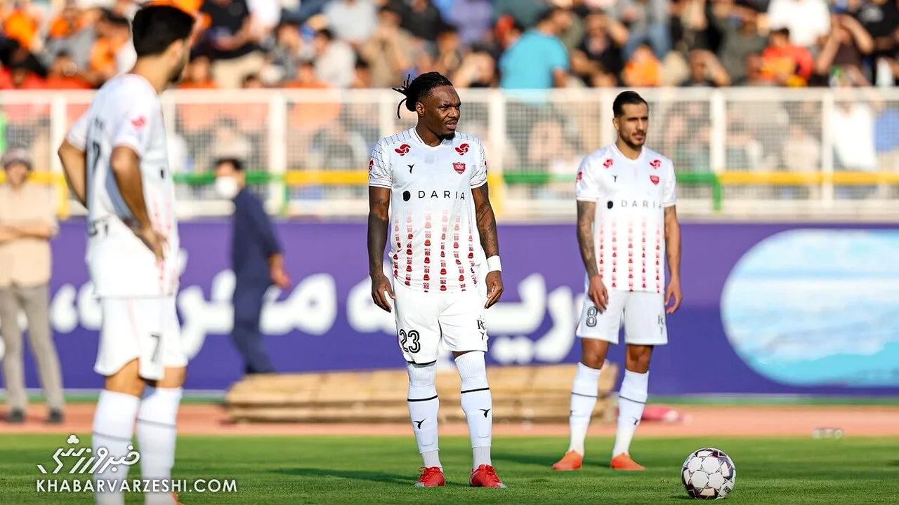 ستاره پرسپولیس با حرکتی جنجالی به شایعات پاسخ داد