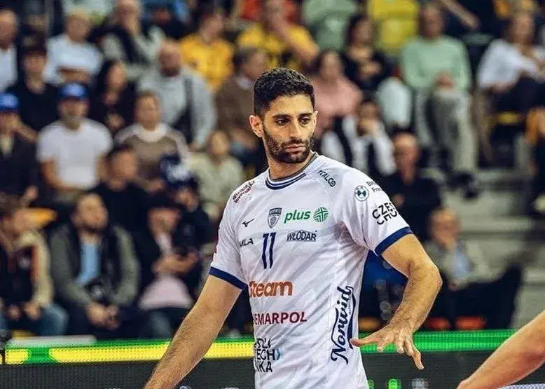 میلاد عبادیپور در تمرینات باشگاه میلون یونان حاضر شد