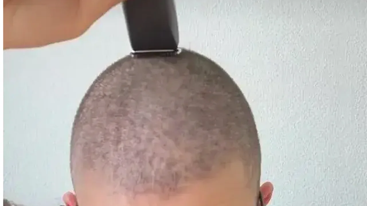 2557303