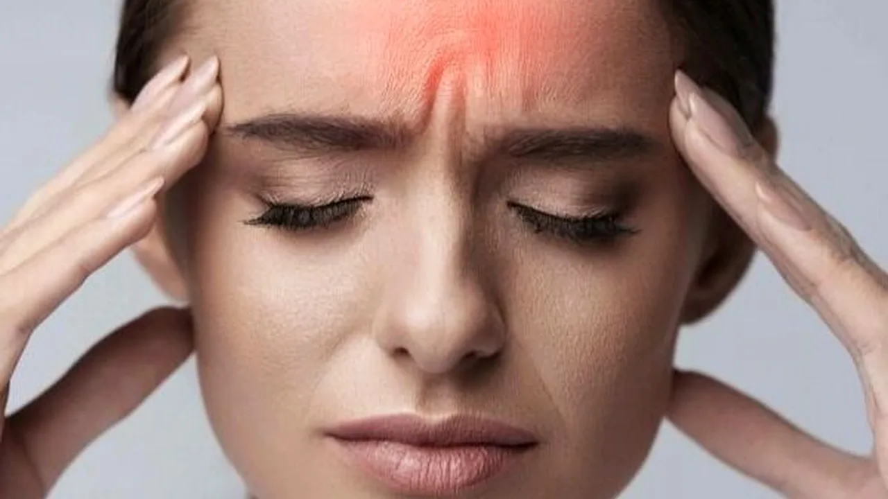 میگرن؛ از علائم تا محرکهای بروز حملات