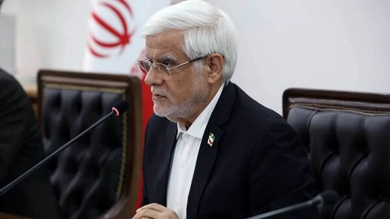 حمایت معاون اول رئیسجمهور از تحصیل دختران آذربایجانی در ایران