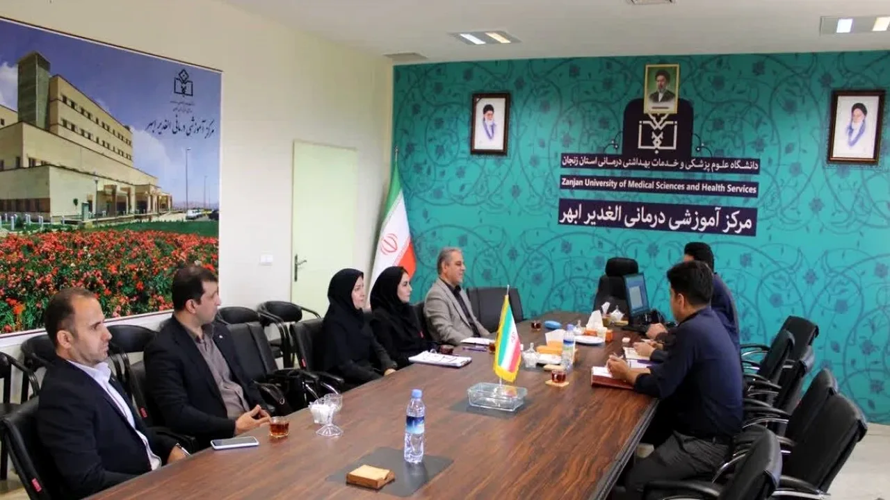 بازدید مدیر آتیهسازان زنجان از بیمارستان الغدیر ابهر