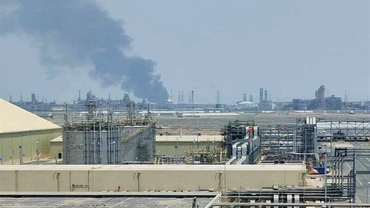 حمله موشکی و پهپادی یمن به عمق عربستان