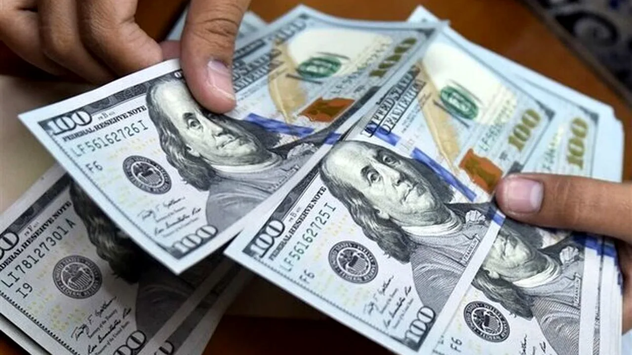 نوسان امروز دلار و یورو؛ چه چیزی بازار ارز را تکان داد؟