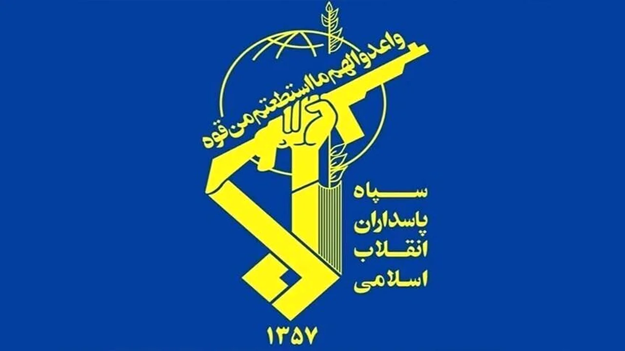سپاه: دو فروند نفتکش متخلف به آتش کشیده متوقف شدند
