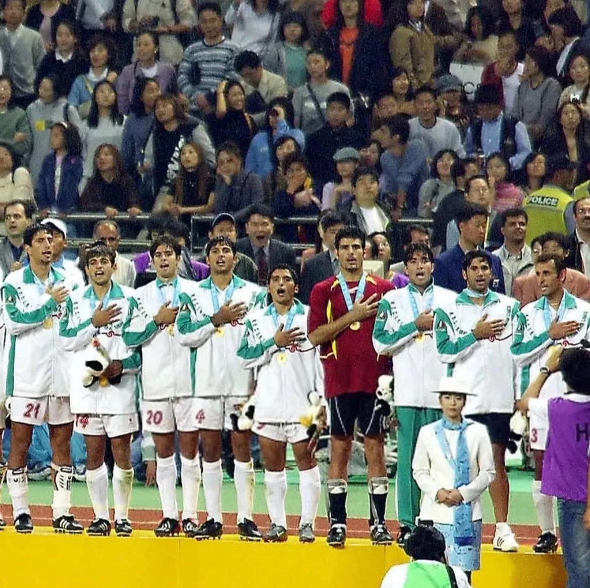 2537733