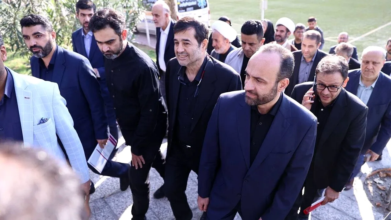 بازدید مقامات ورزشی از مرکز ملی فوتبال و بررسی برنامههای توسعه