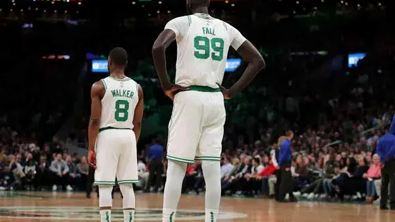 بازگشت بسکتبالیست غولپیکر به NBA؛ تاکو فال در فیلادلفیا