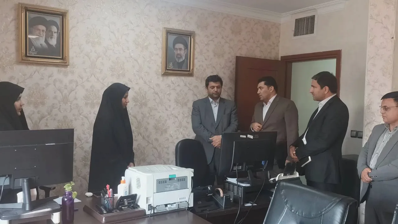 بازدید رئیس دادگاههای تهران از مجتمع قضایی صلح شماره دو