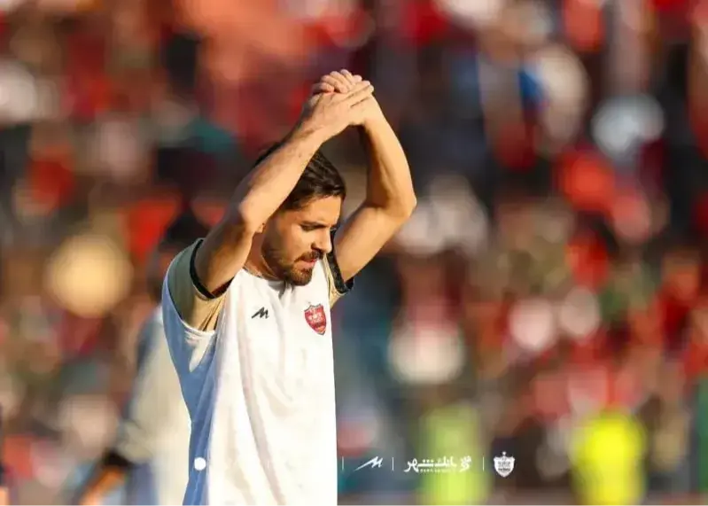 محمد عمری؛ فرصت گلزنی پرسپولیس را از دست داد