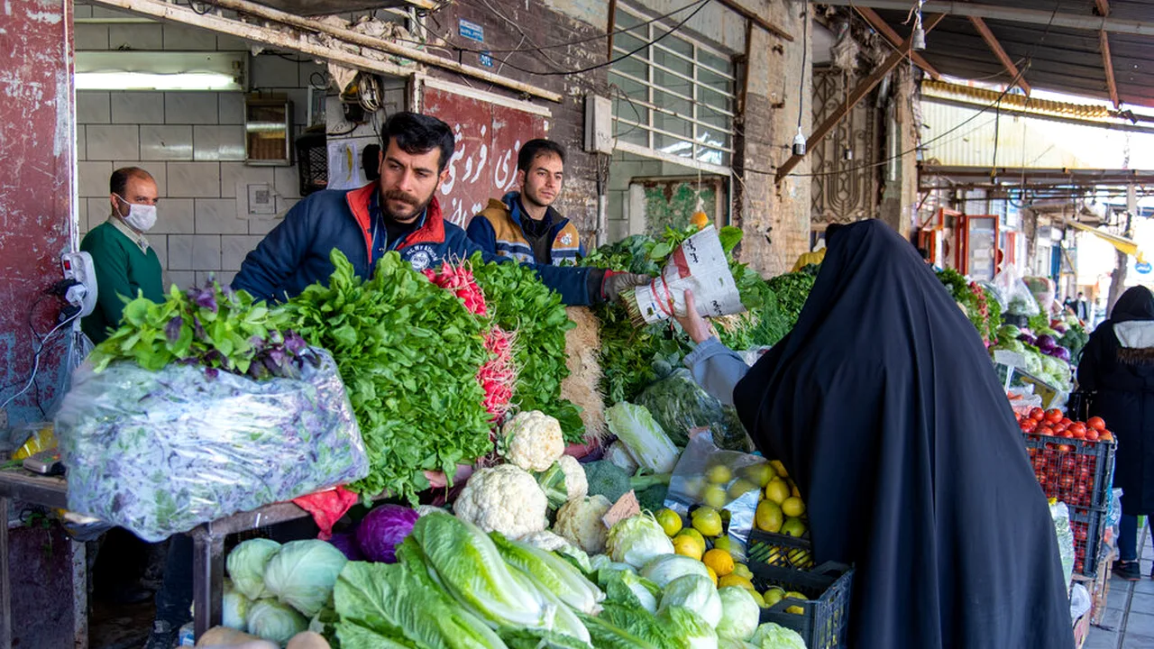 هشدار وزارت بهداشت: تغذیه ناسالم عامل ۳۵ درصد مرگها در ایران