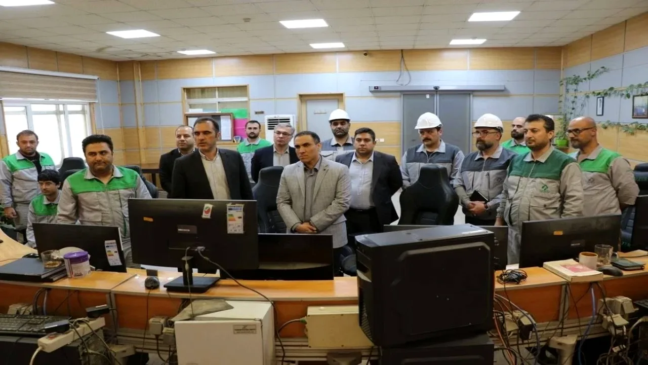 بازدید معاون شستا از سیمان خزر؛ تمرکز بر تولید پایدار