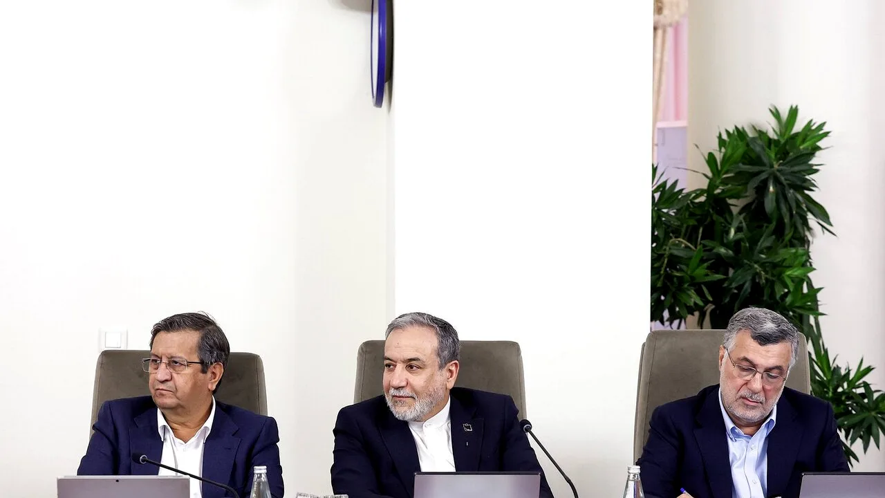 گزارش دیپلماسی به هیئت دولت؛ رایزنیهای منطقهای در کانون توجه