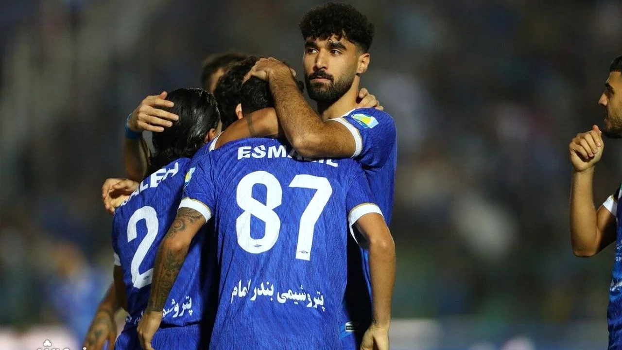 یک گل کافی بود؛ استقلال تیم رحمتی را شکست داد اما راز صدرنشینی پرسپولیس چیست؟