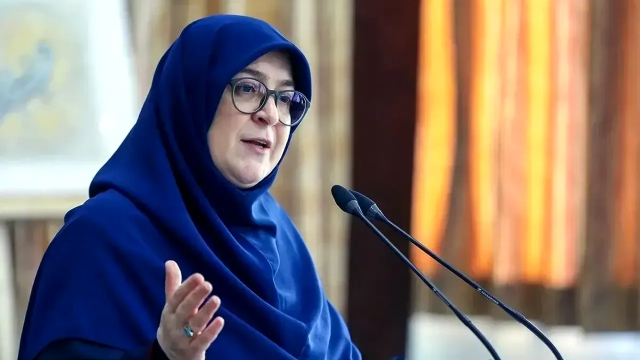 تماشای دربی بانوان از نزدیک توسط سخنگوی دولت