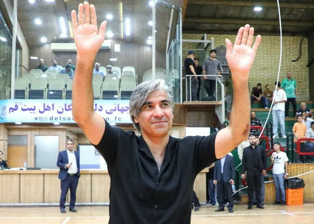 قمیها با استقبال گرم از وحید شمسایی در مسابقه دلسوختگان