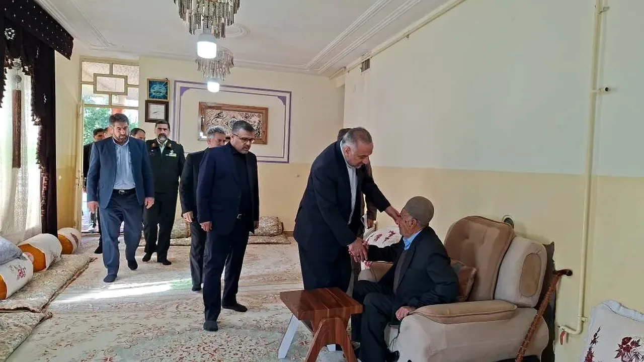 دیدار رئیس سازمان زندانها با خانواده شهیده پوران قلیپور