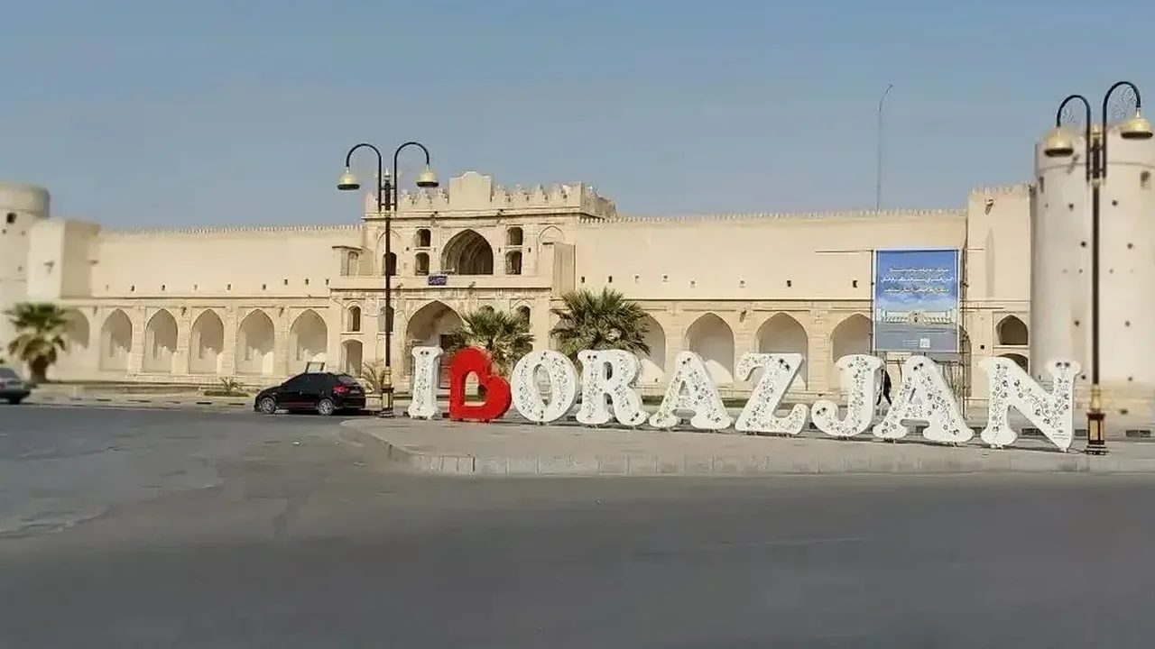 نگاهی به صف سربازان قاجاری در برابر دژ برازجان