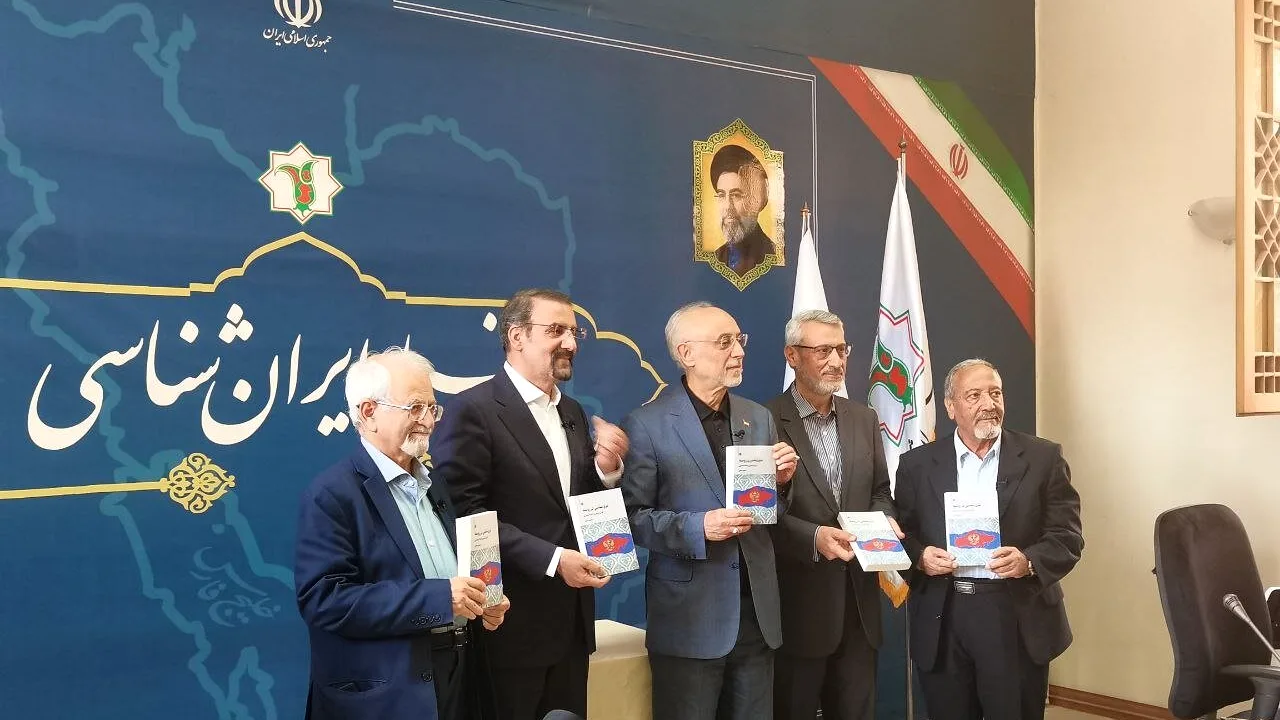مشاور عراقچی: منافع ملی محور همدلی همه ایرانیان است