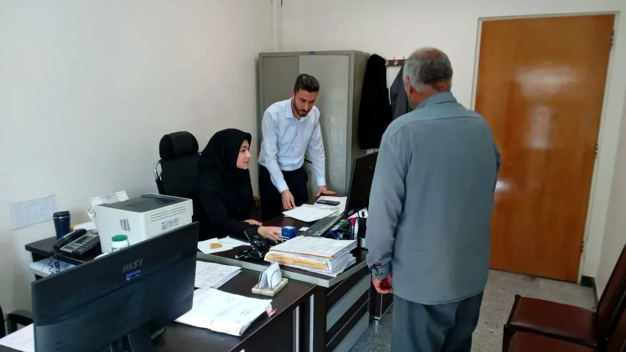 صدور نخستین ضمانت الکترونیکی در دادگستری بروجرد؛ گامی نوین در هوشمندسازی فرآیندهای قضایی و آزادی یک زندانی