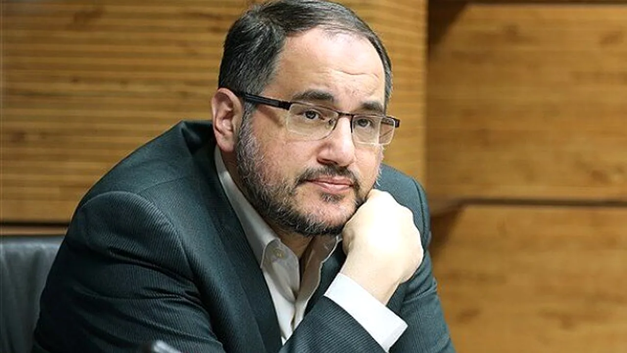 سلطه بخش عمومی بر صنعت پتروشیمی ایران