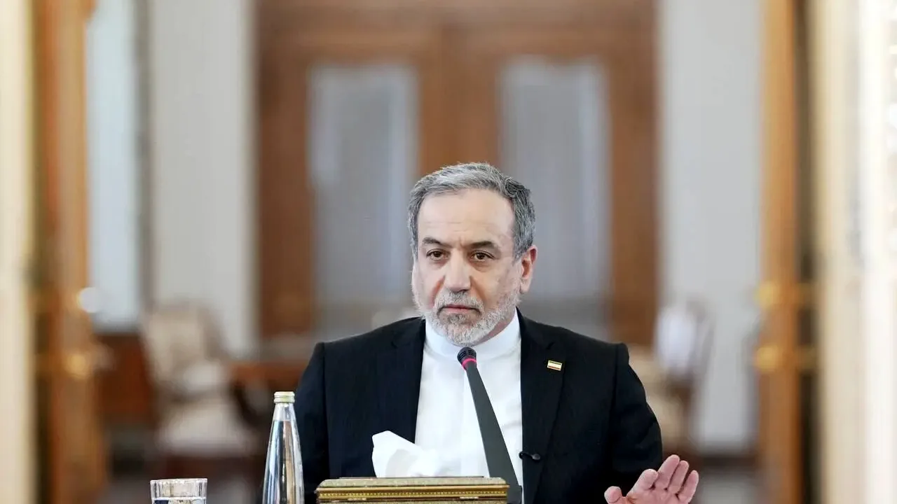 عراقچی: رایزنی با واسطهها برای اجرای سریع طرح هفتروزه ادامه دارد