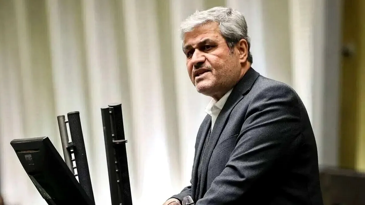 حقوق اکثر کارمندان دولت زیر خط استاندارد زندگی