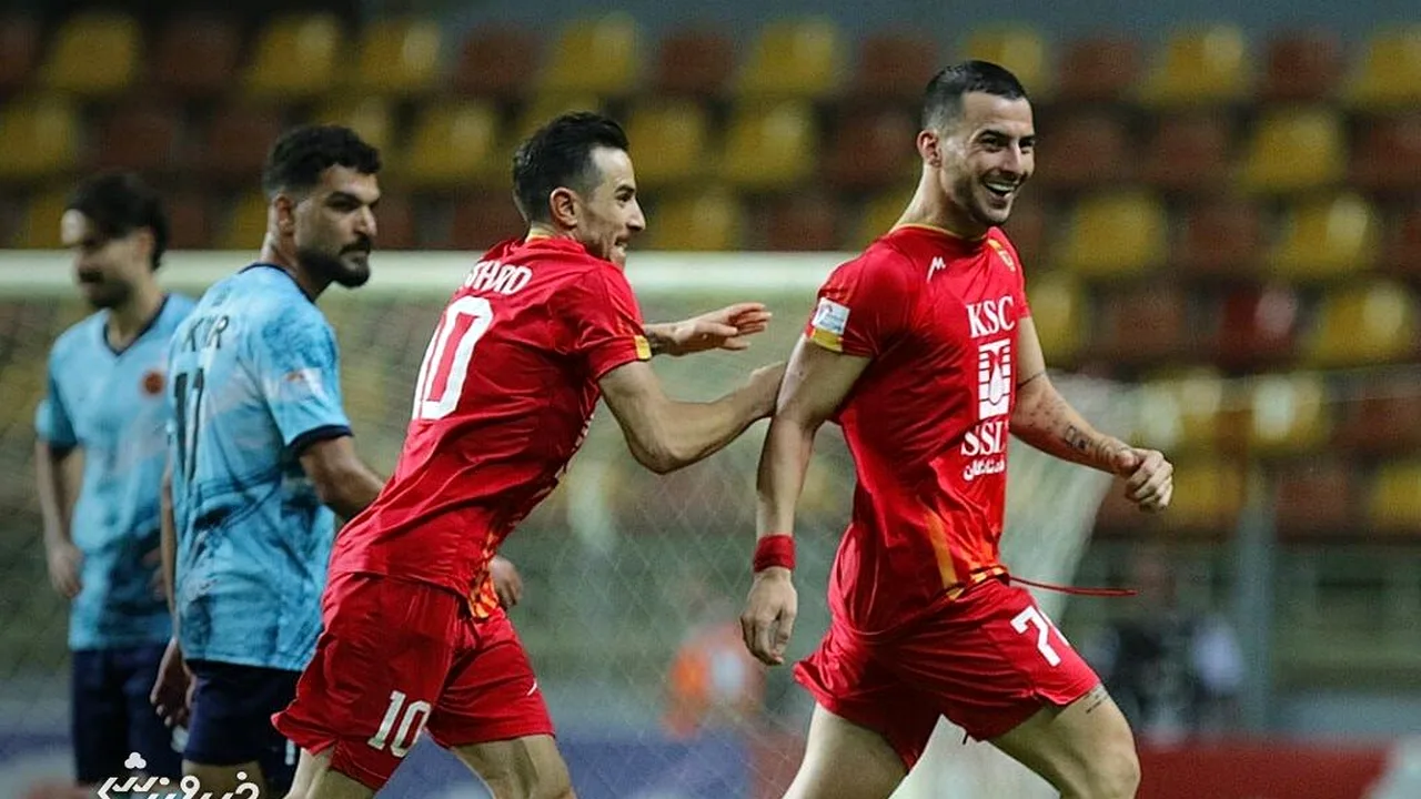 فولاد با پنج غایب به مصاف پرسپولیس میرود