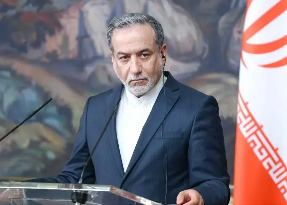 پیام تبریک عراقچی به وزیر دفاع جدید کشور