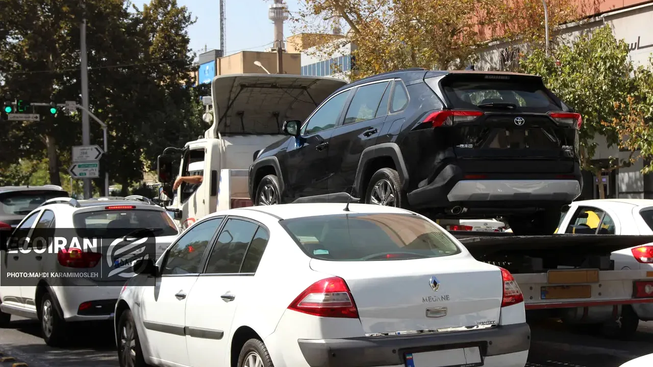 جهش قیمت خودرو در پی گرانی دلار و تعرفههای جدید