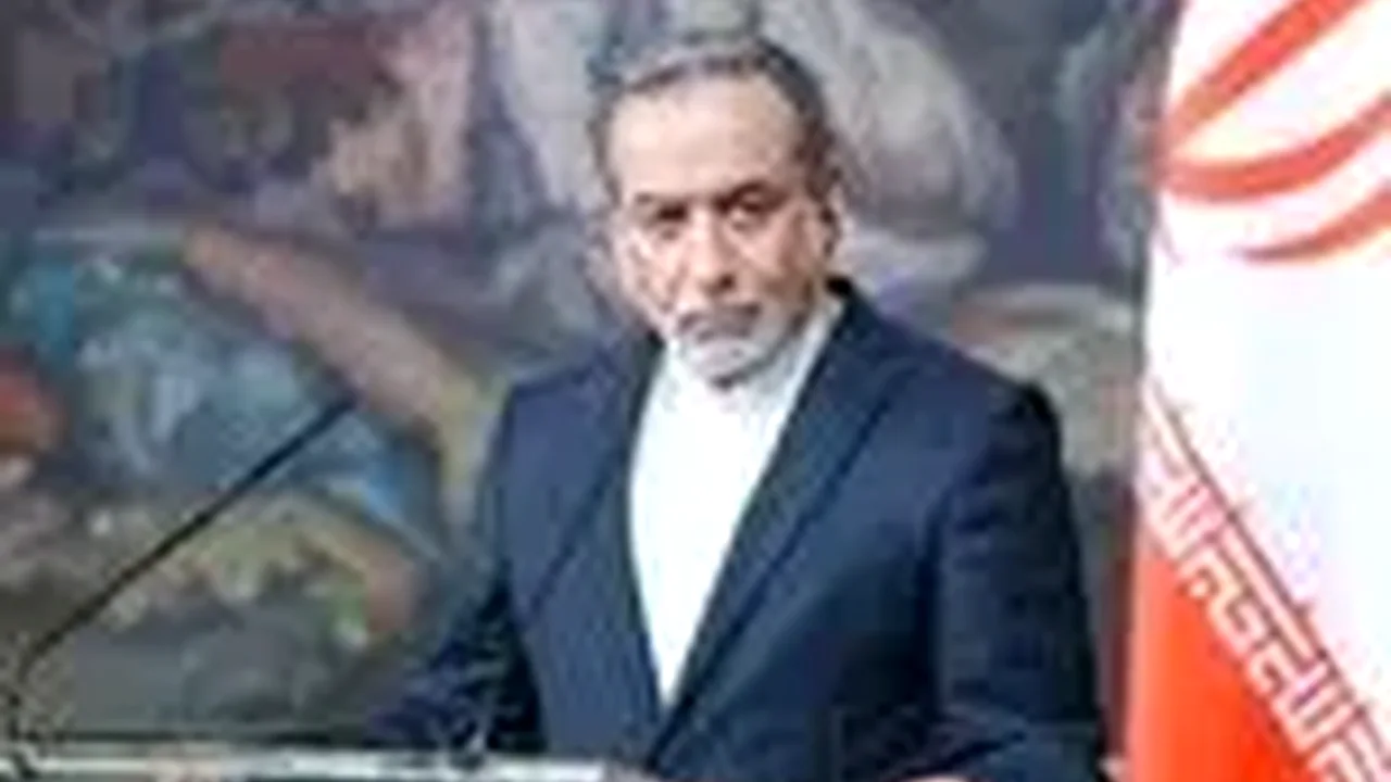 پاسخ عراقچی به مکرون؛ جملهای که پاریس را به لرزه درآورد!