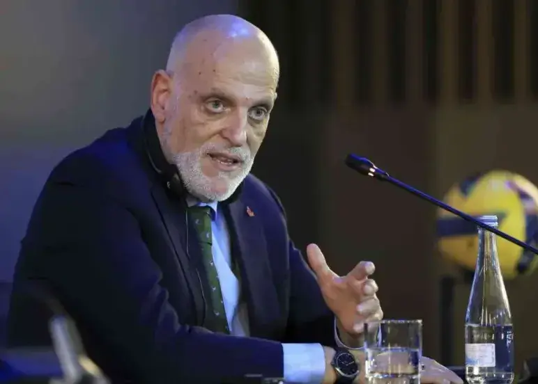 2432958