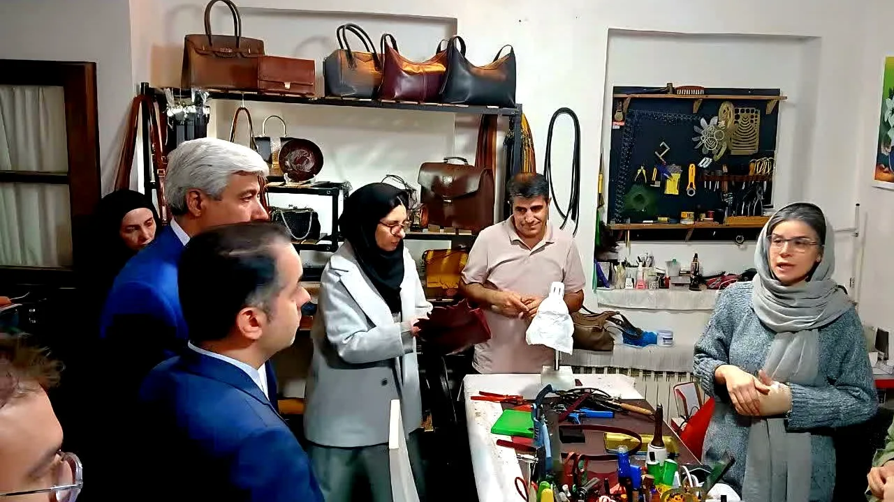 بازدید مقامات استانی از خانههای تاریخی صنایعدستی در مرکزی