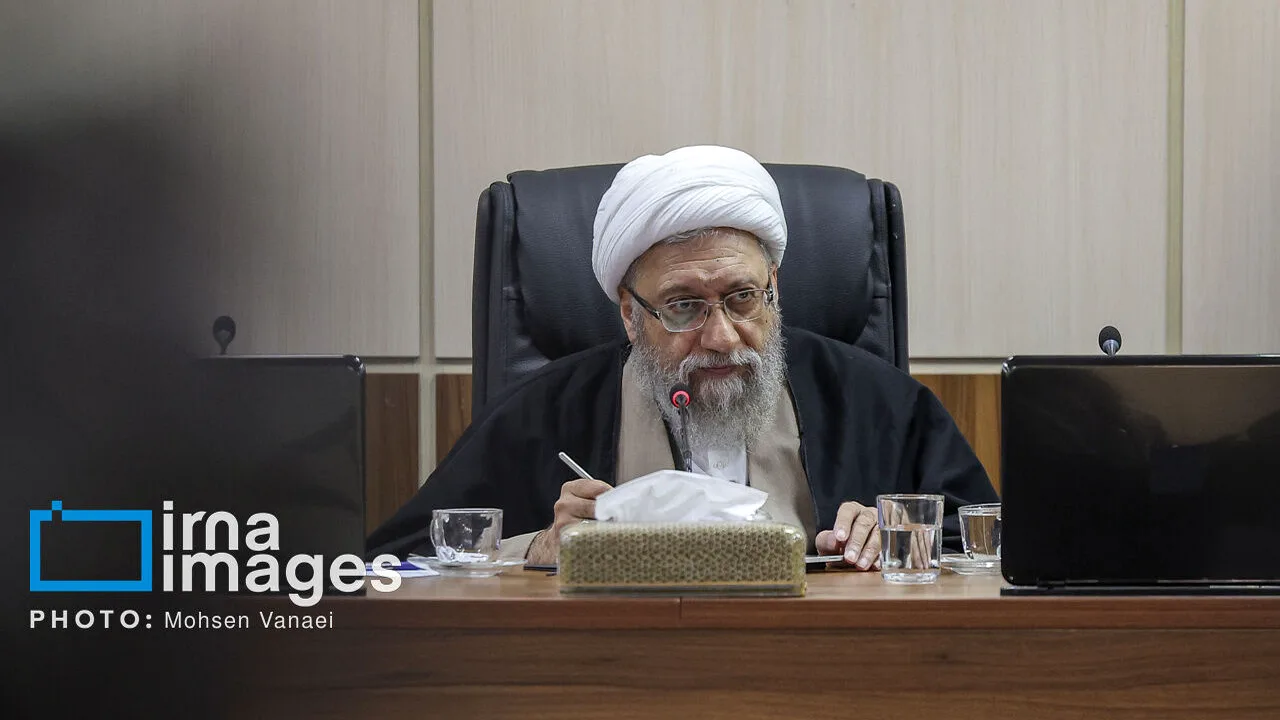 لاریجانی: مقابله با زورگویی غرب نیازمند ایستادگی است